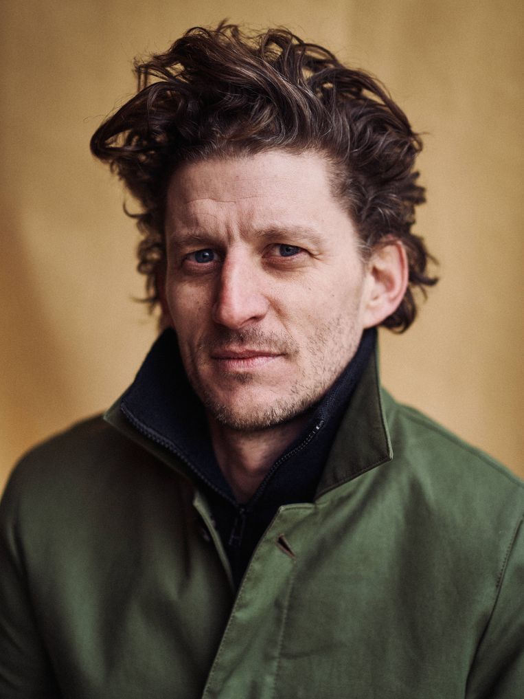 Titus De Voogdt: ‘Mensen werken liever met iemand die iets minder goed speelt dan met een sterke acteur die een onuitstaanbare kloot is.’ Beeld Thomas Sweertvaegher