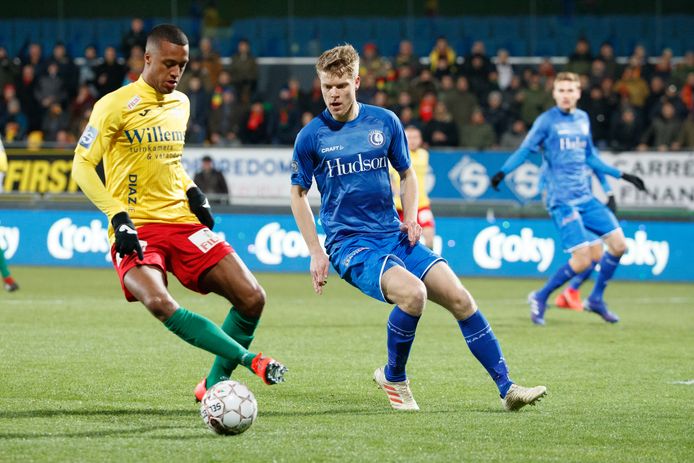 Oostende's Richairo Zivkovic and Gent's Sigurd Rosted fight for the ball during a soccer game between KV Oostende and KAA Gent, Wednesday 30 January 2019 in Oostende, the return leg of the semi-finals of the 'Croky Cup' Belgian cup. BELGA PHOTO KURT DESPLENTER