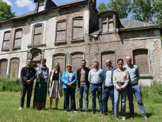 Maar liefst 6 jaar na aankoop door gemeente: Restauratiewerken in Het Hof kunnen dit najaar eindelijk starten: “Nu nog een uitbater vinden”