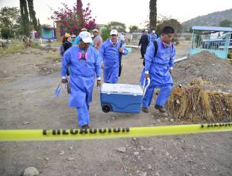 Mexicaanse politie vindt 69 lichamen in massagraven