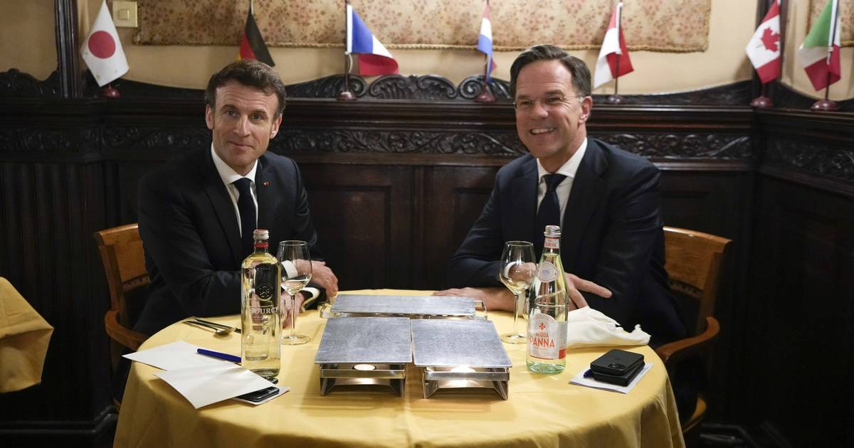 Rutte nam Franse president Macron mee naar ‘zijn’ Indonesische ...