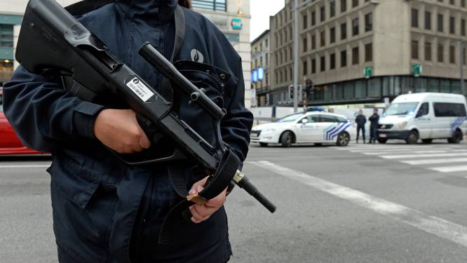 Vier terreurverdachten die in Antwerpen werden opgepakt onder aanhoudingsbevel geplaatst