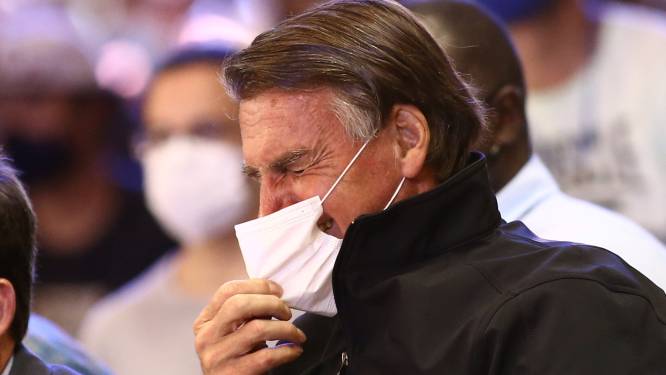 Bolsonaro avoue se cacher pour pleurer dans les toilettes