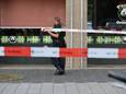 Een agent zet de omgeving af na het steekincident in Maarssen.