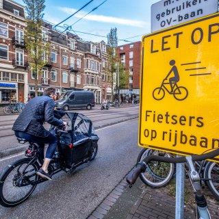 Proef met e-bikes op rijbaan in strijd tegen stijgend aantal fietsdoden in verkeer