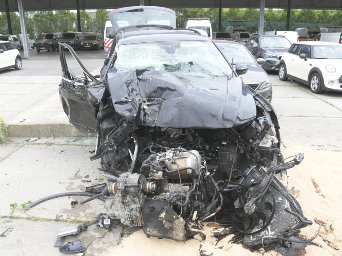 Minderjarige joyriders van 13, 15 en 16 jaar oud crashen op parking van  Makro in Deurne, zwaargewonde jongen ondertussen buiten levensgevaar |  Antwerpen | hln.be