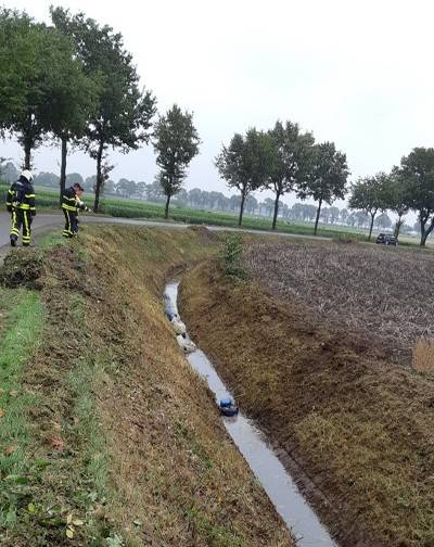 Jerrycans met drugsafval gevonden tijdens maaien in buitengebied Wouwse Plantage