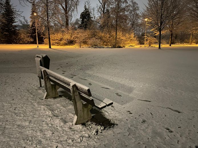 In Eindhoven zijn door de winterbuien ook de parken besneeuwd.