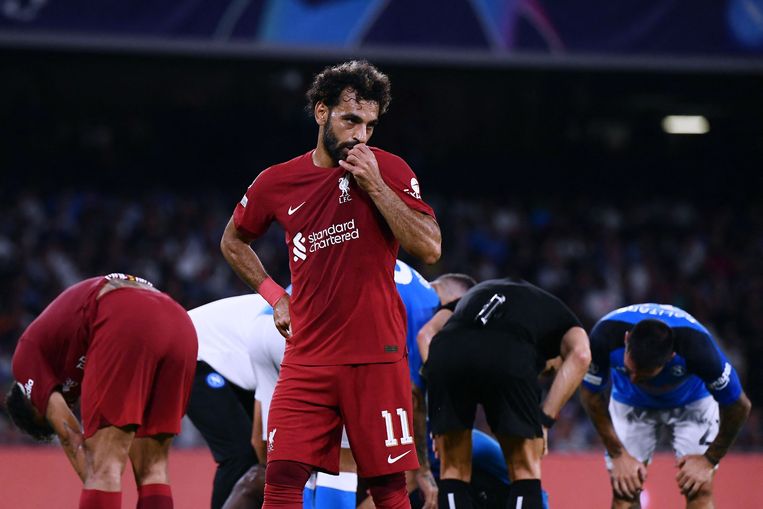 Mohamed Salah  van Liverpool is niet tevreden over het spel van zijn ploeg. Beeld AFP