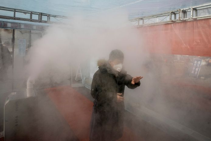 Ontsmettende spray wordt ingezet in Tianjin.