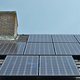 Ook wie zonnepanelen op zijn dak heeft, ontsnapt niet aan stroompannes