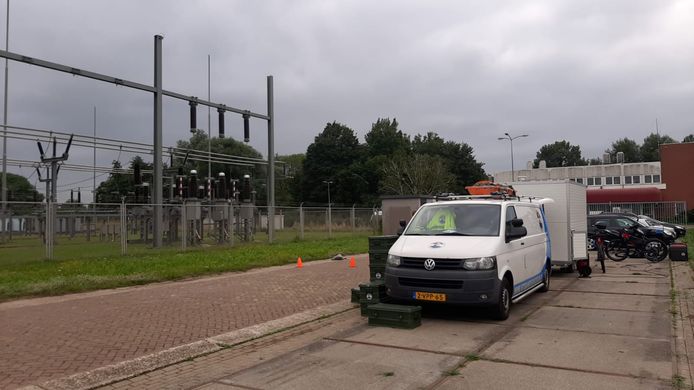 De commandopost voor de zoekactie is rond het middaguur verplaatst naar het terrein van de vroegere elektriciteitscentrale in Harculo.