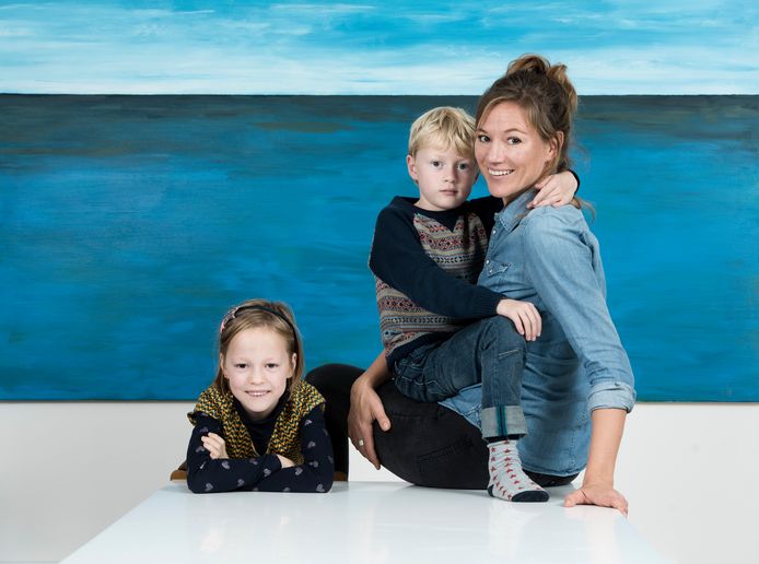 Hilde De Baerdemaeker met haar tweeling Marie-Lou en Marcel.