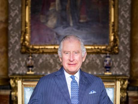 Buckingham Palace onthult nieuwe foto’s Charles en Camilla
