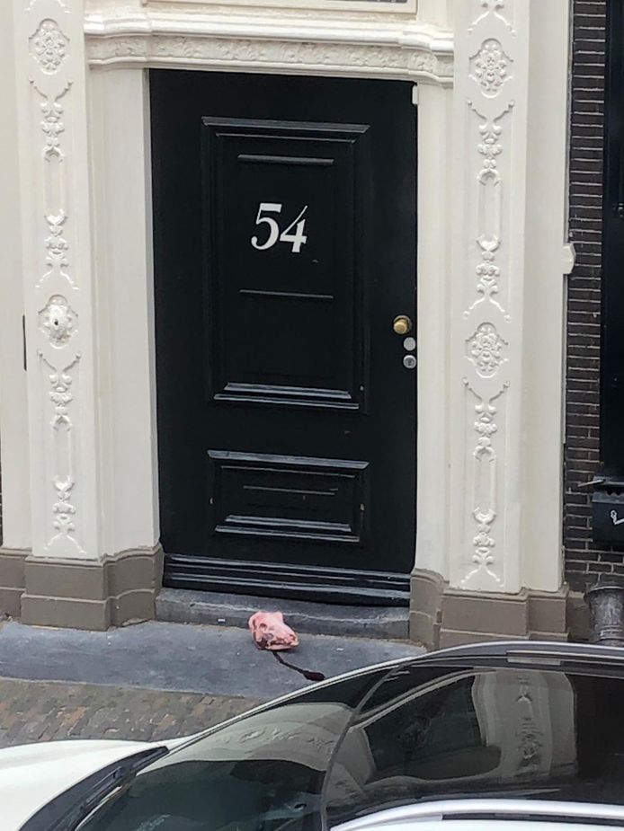 De schapenkop, voor de deur bij Veritas op de Kromme Nieuwegracht