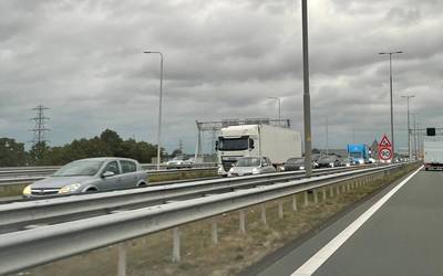 A1 weer vrij: file bij Apeldoorn neemt af