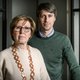 ‘Die man heeft onze levens verwoest, hij glimlachte en stak zijn duim op.’ De moeder en weduwnaar van Ann-Laure Decadt