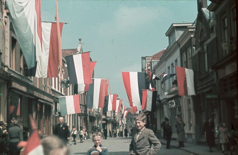  Purmerend viert de bevrijding, 5 mei 1945. Beeld Dirk Bakker / Collectie Vereniging Historisch Purmerend