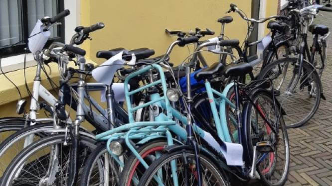 Fiets gejat? Politie vindt 24 vermoedelijk gestolen fietsen in woning Utrechtse binnenstad