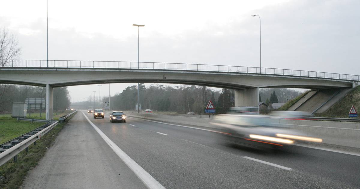 Haastige bestuurder rijdt 60 km/u te snel voorbij wegenwerken R4 | Gent ...