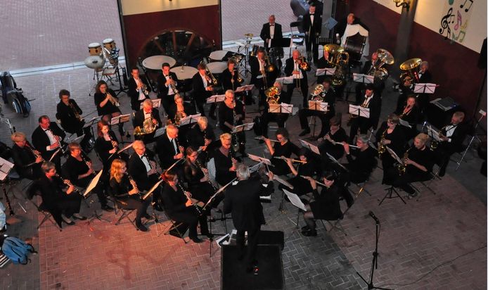 Beeld van het midzomernachtsconcert van Amicitia en Crescendo in Neede.