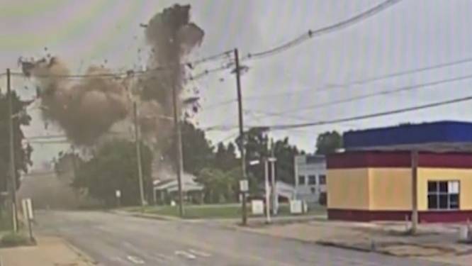 L'explosion d'une maison filmée aux États-Unis, trois morts et un blessé