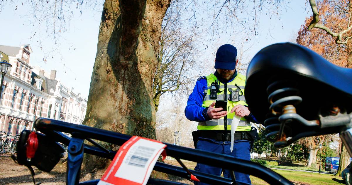 Handhaver Jan (48) wordt bijna dagelijks uitgemaakt voor landverrader ...