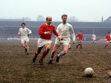 Manchester United-legende Bobby Charlton (83) lijdt aan dementie