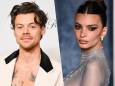 Emily Ratajkowski is de nieuwe liefde van Harry Styles (dat bewijst een openbare hartstochtelijke kus)  