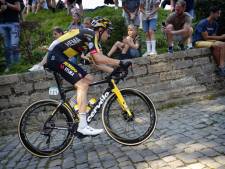 Dumoulin is op Muur van Geraardsbergen langzaam weer wielrenner aan het worden