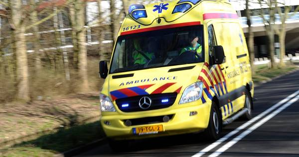 Kind gewond na ernstig ongeluk bij bushalte in Emmeloord.