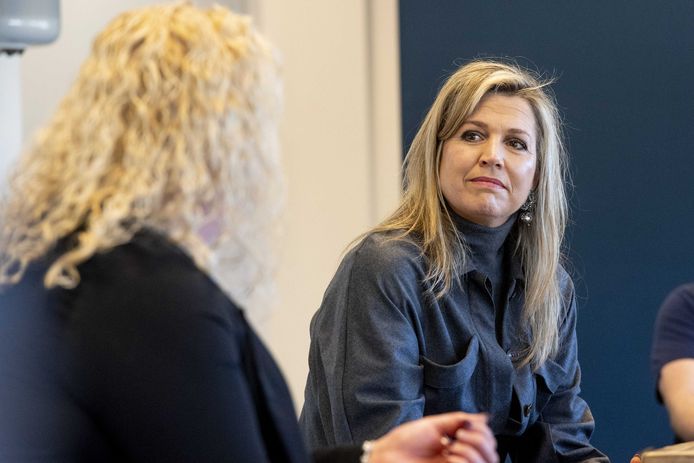 Koningin Máxima bood een luisterend oor aan politiemedewerkers die door alles wat ze meemaakten tijdens hun werk PTSS of een burn-out hebben gekregen.