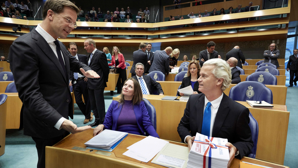 Premier Rutte en PVV-leider Wilders in de Tweede Kamer. Beeld ANP