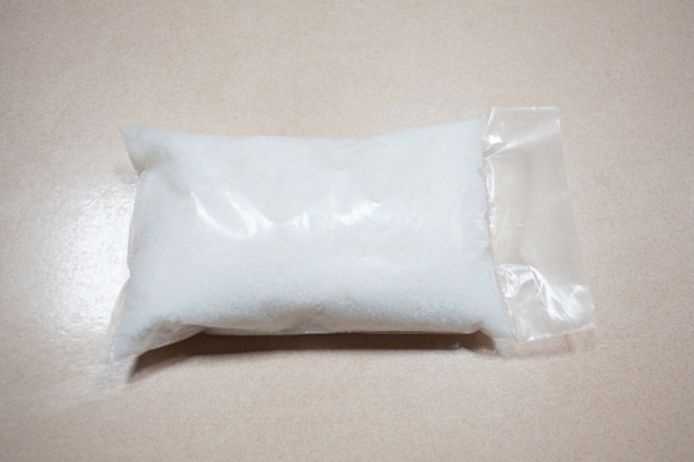 Een zakje met cocaïne.