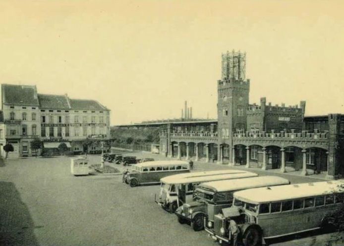 Het station van Aalst in de vroege jaren 30.