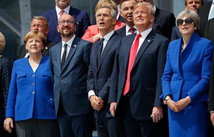 Vlnr. de Duitse bondskanselier Angela Merkel, Belgisch premier Charles Michel, NAVO-secretaris-generaal Jens Stoltenberg, Amerikaans president Donald Trump en de Britse premier Theresa May.