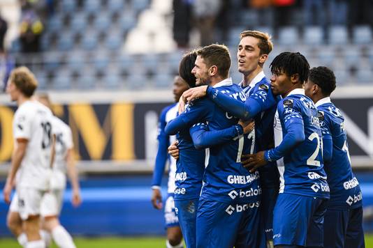 Gent's Hugo Cuypers celebrates after scoring during a soccer match between KAA Gent and OH Leuven, Sunday 19 February 2023 in Gent, on day 26 of the 2022-2023 'Jupiler Pro League' first division of the Belgian championship. BELGA PHOTO TOM GOYVAERTS