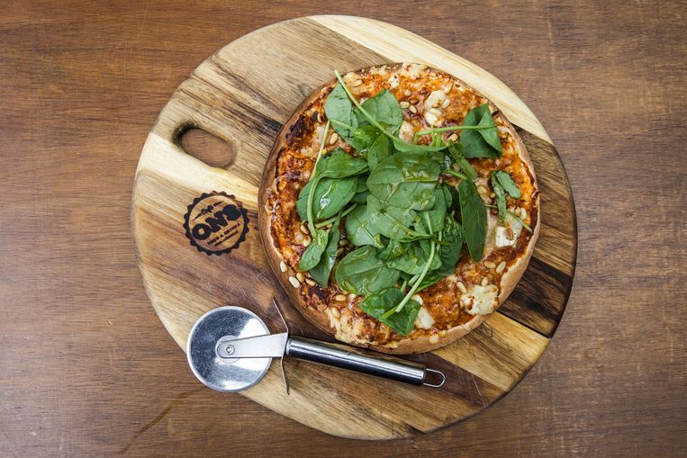 ‘Wannabe’ pizza van ONS, met geitenkaas en spinazie. Kosten: €8. Beeld Sophie Saddington