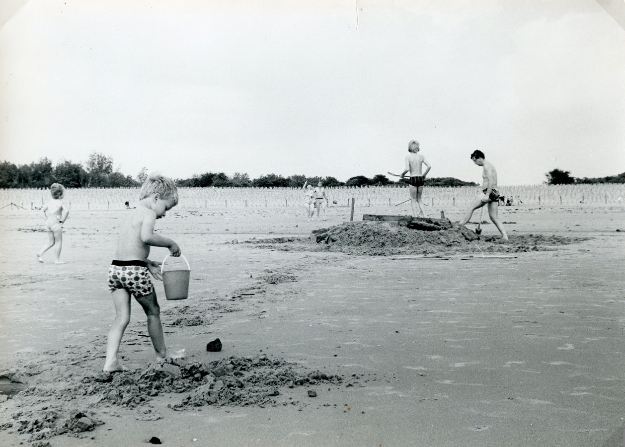 Naaktrecreatie het was even wennen op het keurige eiland Foto AD.nl