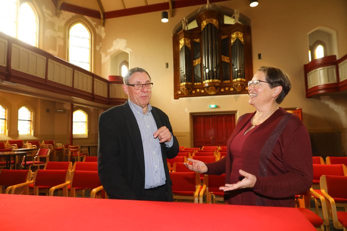 Rechts dominee Susanne Freytag