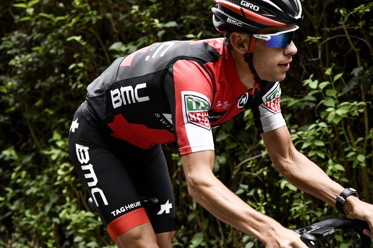 BMC-kopman Richie Porte test nog eens de benen tijdens een training in Düsseldorf, waar de Tour van start gaat. Beeld AFP