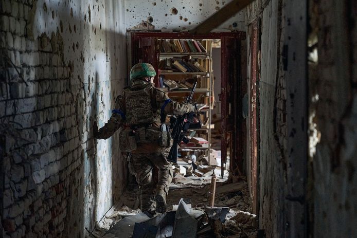 Un soldat ukrainien à Blahodatne, dans la région de Donetsk.