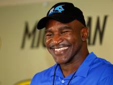 Bokslegende Evander Holyfield (58) keert zaterdag terug in de ring