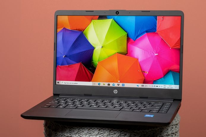 HP 14s.