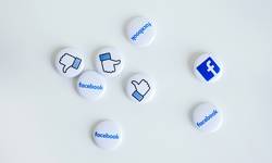 Studie toont aan: minder tijd op Facebook maakt gelukkiger