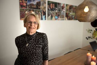 Oma Wilhelmine en haar zus willen iets zinvols doen, en gaan daarom kinderen in Nairobi helpen