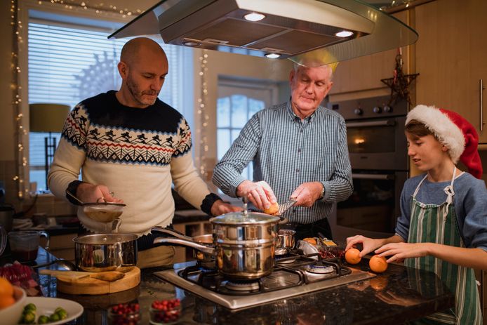 Deze kerst moeten we het zelf doen: thuis wordt volop gekookt.