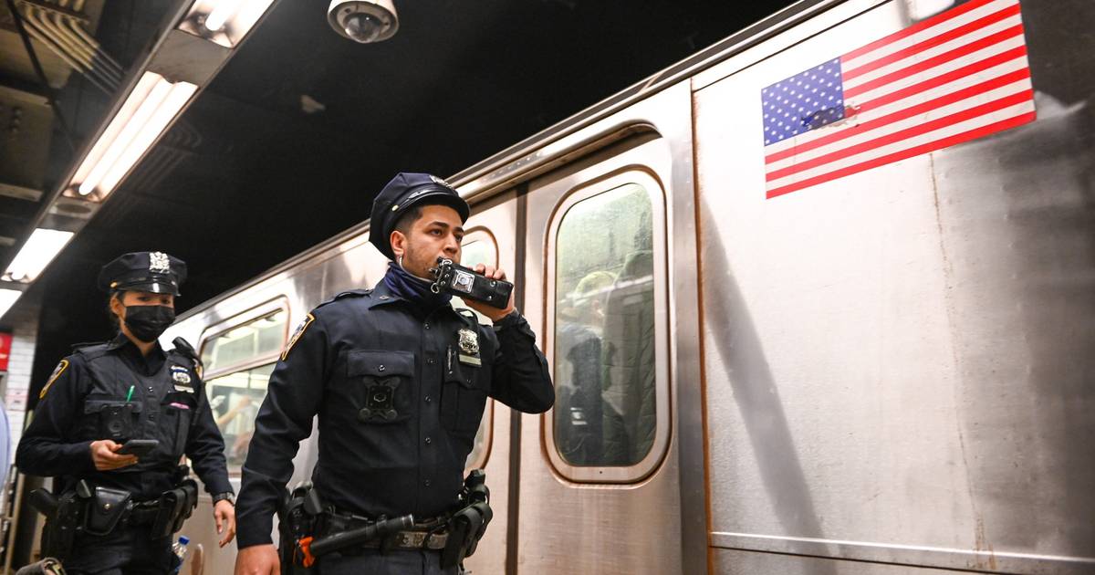 Ondata criminale nella metropolitana di New York: da sparatorie e accoltellamenti alla rapina a mano armata |  all’estero