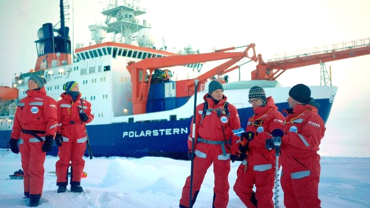 Arctic Drift - aka Expedition Arktis. Ein Jarh. Ein Schiff. Im Eis. - Documentary (DEU-2020) - Philipp Griess, Ashley Morris - Caption: Het Duitse onderzoeksschip en tevens ijsbreker de Polarstern Beeld TMDb