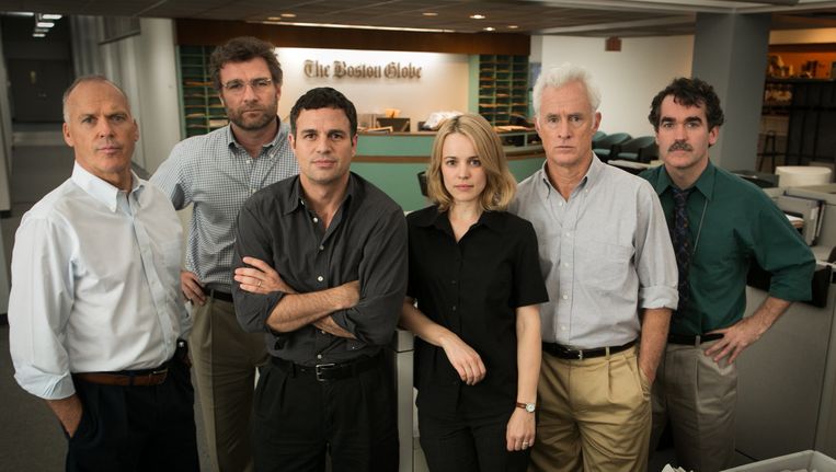 De onderzoeksjournalisten van The Boston Globe in Spotlight (vlnr): Michael Keaton, Liev Schreiber, Mark Ruffalo, Rachel McAdams, John Slattery en Brian d'Arcy James Beeld  
